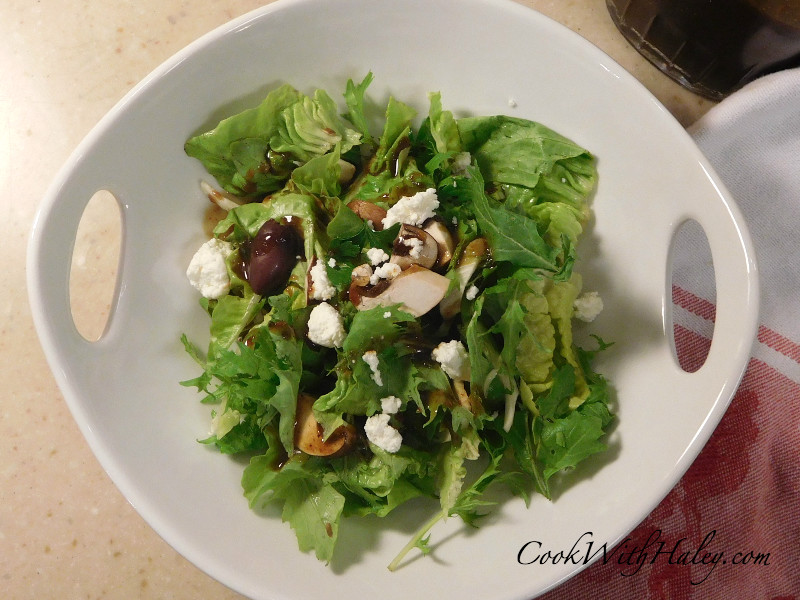 Deer Tongue Lettuce and Arugula Salad with Honey Balsamic Vinaigrette